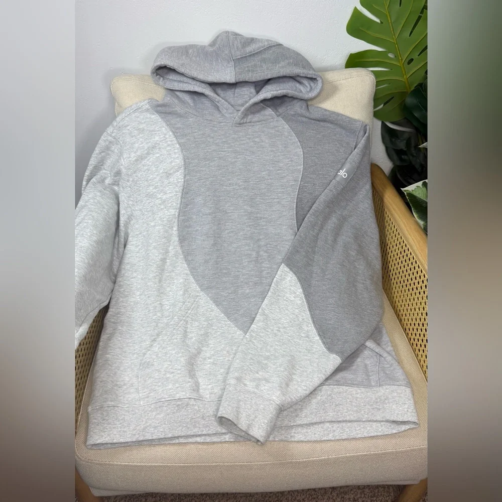 Alo Yoga Make Waves Hoodie Size small